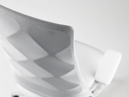 Кресло руководителя Connex 2 mesh с высокой сетчатой спинкой натуральная кожа / черная 4880